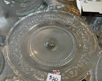 #104	12" crystal bubble cake stand 4.5" tall	 $20.00 