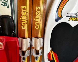 #184	Cruiser jr combo waterskies wood	 $40.00 