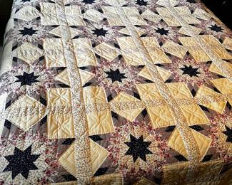 #10	Machine made star quilt Queen	 $35.00 