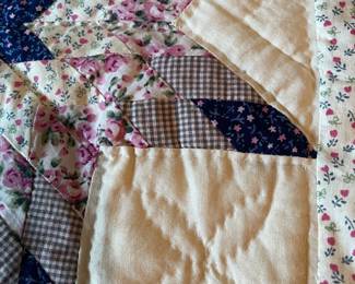 #10	Machine made star quilt Queen	 $35.00 