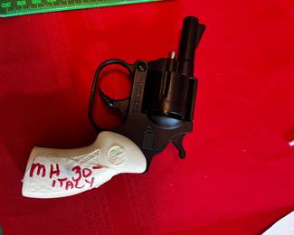 #201	starter gun made in Italy model  1962	 $30.00 