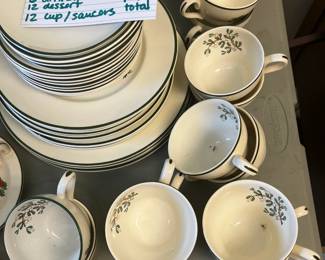 #195	Cuthbertson Christmas Tree 39 pc set	 $75.00 