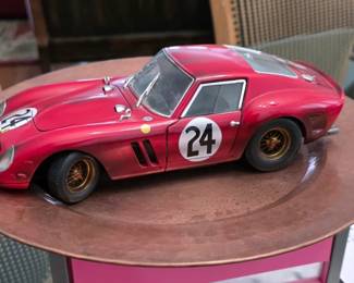Diecast 1:18 scale