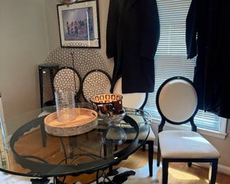 Table & Chairs 