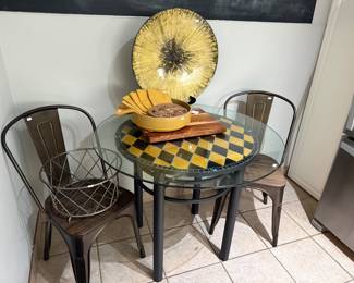 Table & Chairs 
