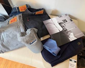 Levi Pants, Chateau D'ax  Ottoman
