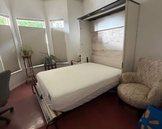 Murphy bed