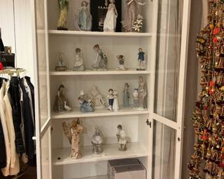 White curio cabinet
