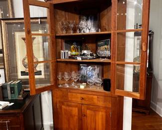 Stickley solitary two door corner cupboard