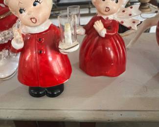 Pair Christmas carolers