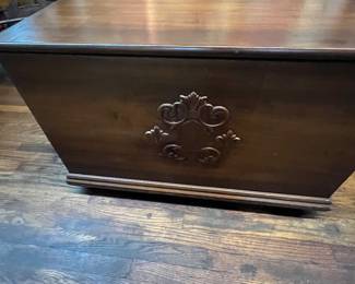 Walnut quilt Box