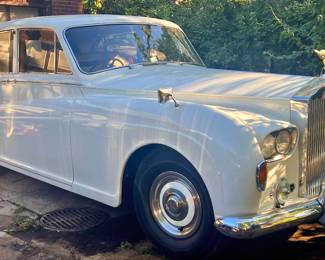 SUPERB 1963 ROLLS ROYCE PHANTOM V, LIMOUSINE VERSION FEATURING THE L SERIES 6230 CC V8 ENGINE AND 4 SPEED AUTOMATIC TRANSMISSION