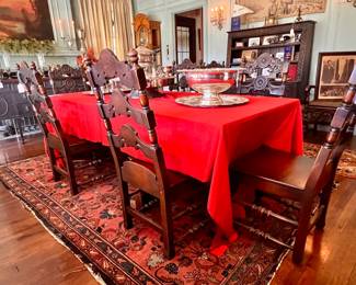 ANTIQUE DINING TABLE WITH 8 CHAIRS ON BEAUTIFUL ANTIQUE ORIENTAL RUG