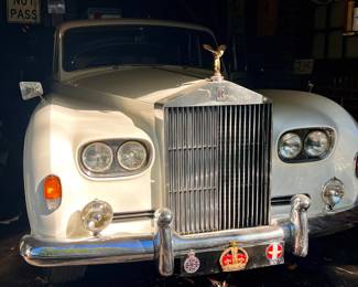 SUPERB 1963 ROLLS ROYCE PHANTOM V, LIMOUSINE VERSION FEATURING THE L SERIES 6230 CC V8 ENGINE AND 4 SPEED AUTOMATIC TRANSMISSION