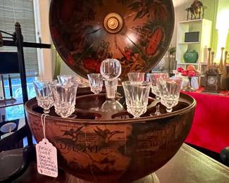 GREAT! SUPERB "GLOBE" BAR WITH ORIGINAL HANG TAG (COMES WITH CRYSTAL GLASSWARE-NOT ORIGINAL) 