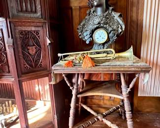 ANTIQUE FIGURAL CLOCK