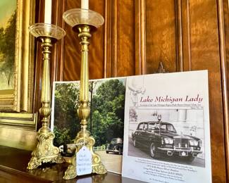 ROLLS ROYCE LITERATURE ON THE 1971 SILVER SHADOW ROYALTY VEHICLE, YET TO BE PICTURED