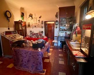 KITCHEN