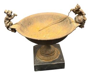 Cast iron centerpiece