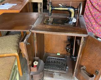 Vintage New Home Sewing Machine In Cabinet