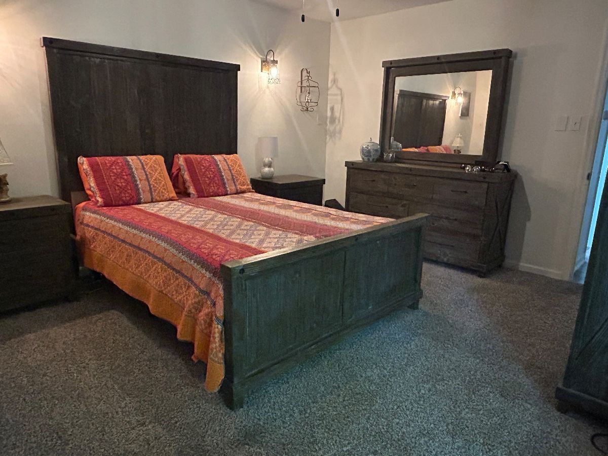 Gray distressed Farmhouse 7pc Queen Bedroom Set. Plus Purple Hybird Matresses!