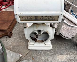 1920's - 30's - Toledo "No Springs, Honest Weight" computing scale