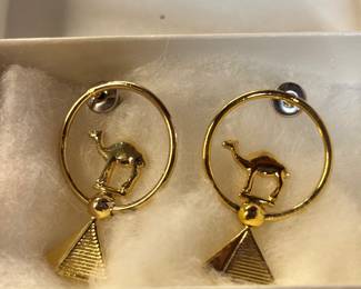 Vintage camel earrings