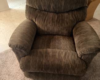 LAZY BOY CHAIRS LIKE NEW.