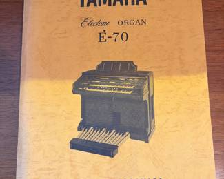 Yamaha E-70 Organ