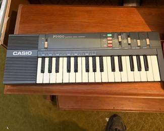 Casio PT-100 Keyboard