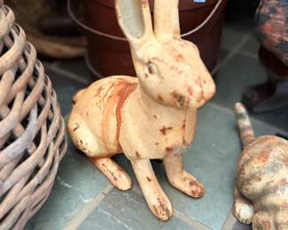 Large antique cast iron rabbit doorstop