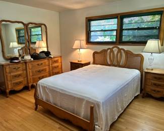 Mid Century Bedroom Set, Queen Bed, 2 Dressers, 2 night stands
