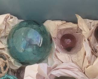 Glass floats