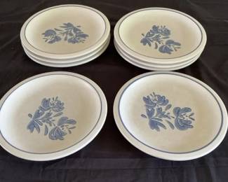 Yorktowne Pfaltzgraff 8 Piece Luncheon Plates