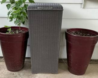 2 Flower Pots Wicker Outdoor Trash Can