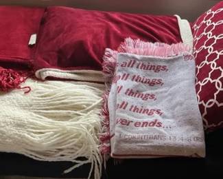 Throw Blankets Pillows