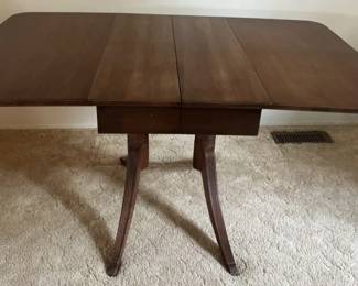 Reproduction Duncan Phyfe Drop Leaf Table