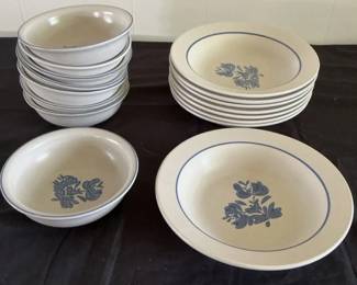 Yorktowne Pfaltzgraff 16 Piece Bowl Set