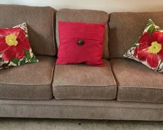 Broyhill Textured Sofa With Pillows