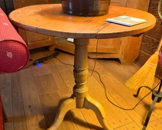 Pine End Table