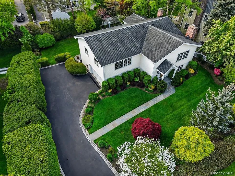 BRONXVILLE GENERATIONAL HOME