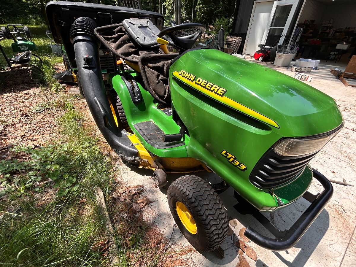 John Deere Tractor - runs