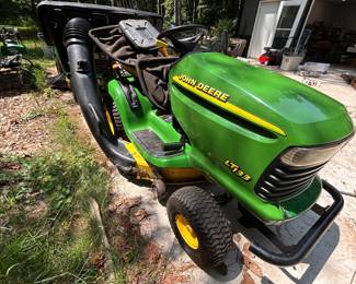 John Deere Tractor - runs
