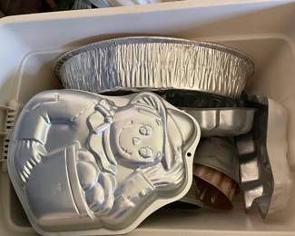 Cake pans never used - like brand new
