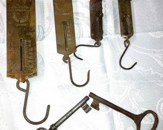 138-BON: Antique Brass Scale & Key Assortment