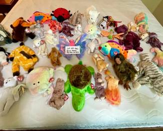 044-BR2: Box o’ Beanie Babies (Box K)