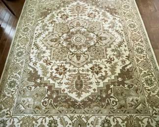 021-LR: Safavieh Hand-Tufted Area Rug