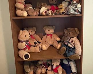 052-BR2: Box o’ Stuffed Bears (Box S)