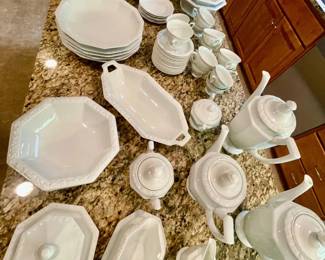059-KIT: Rosenthal “Maria” Mixed China Set
