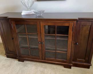 013-MBR: Entertainment Credenza Vignette